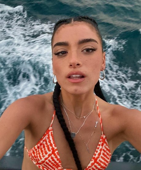 female onlyfans art naked gallery