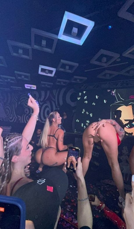 MC Pipokinha onlyfans model images