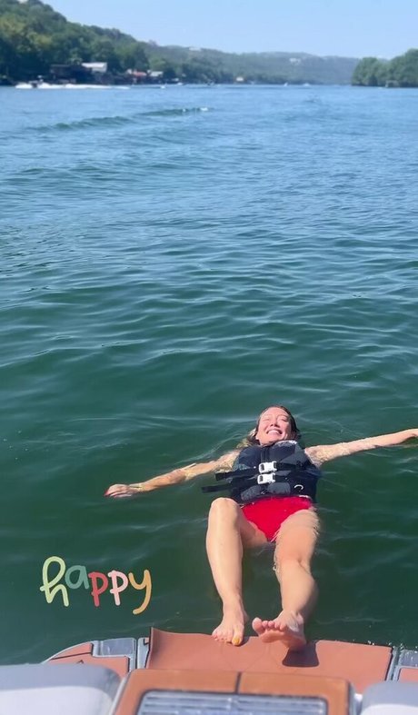 Hilary Duff only fans review