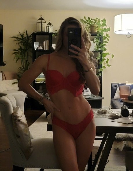 Nikki Leigh en onlyfans