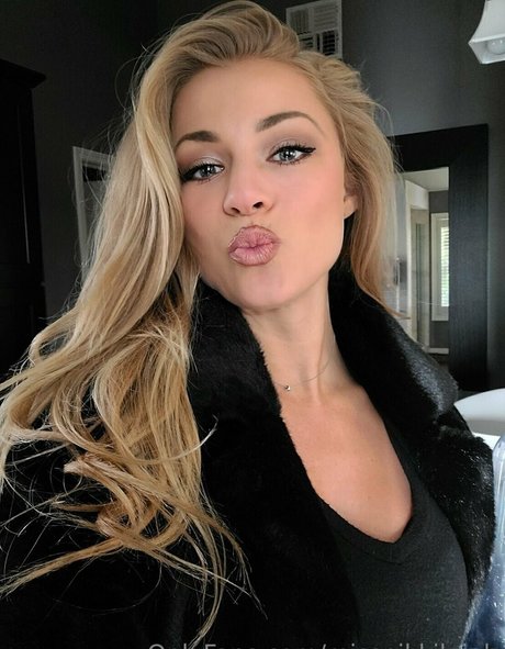 Nikki Leigh nude onlyfans