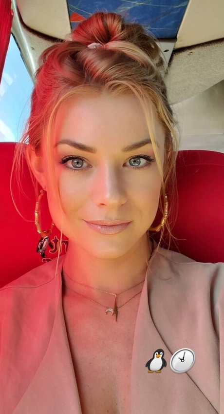 Nikki Leigh only fans leaks