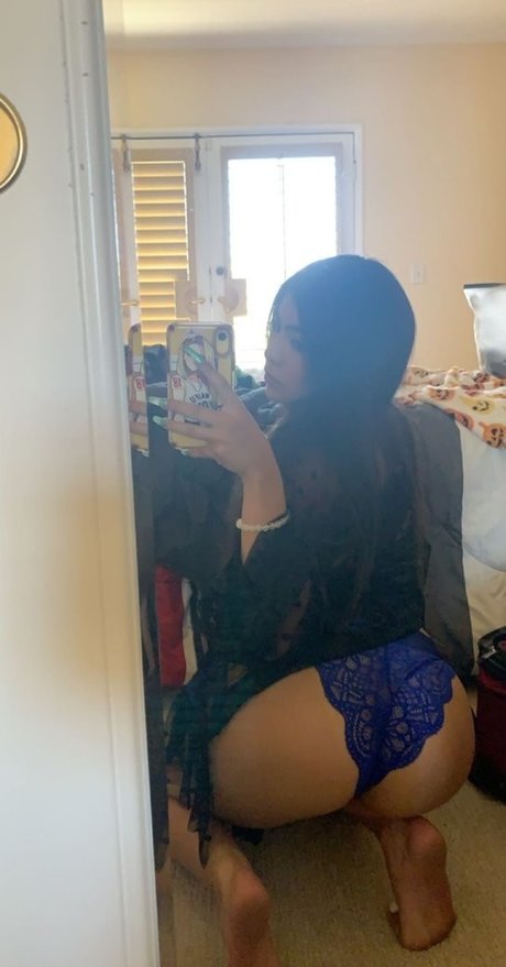 kenniwennii onlyfans topless