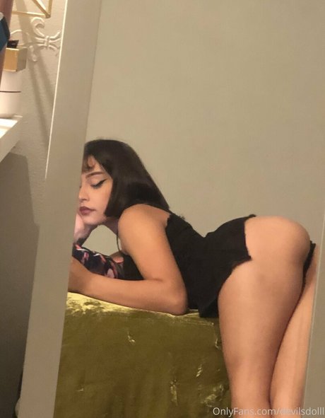 devilsdolll onlyfans photos