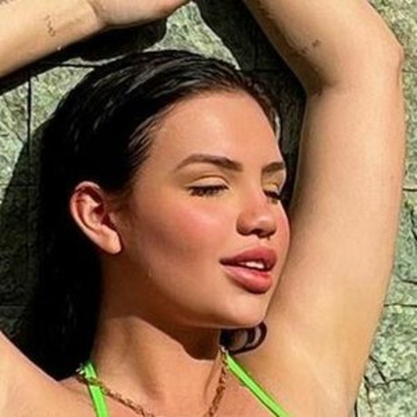 Vivi Wanderley Profile pic