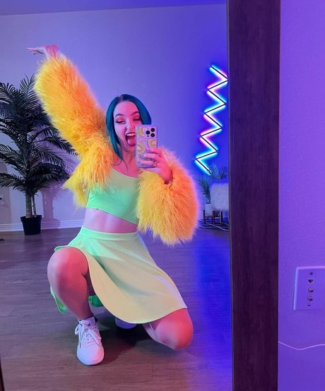 Littlesiha onlyfans photos