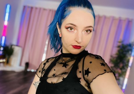 Littlesiha sexy onlyfans