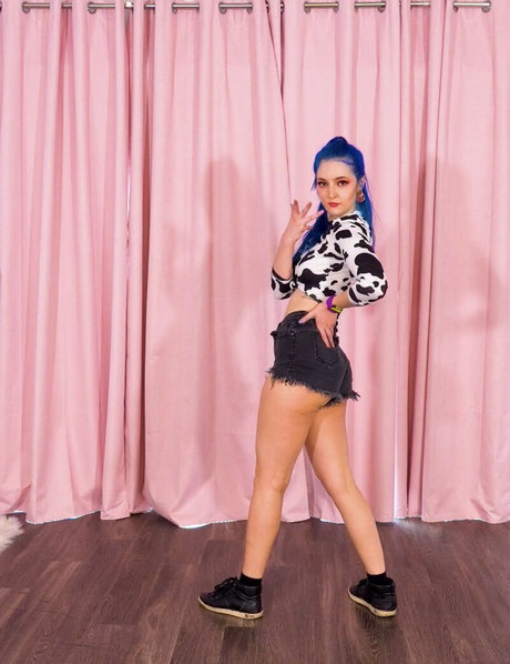 Littlesiha strip onlyfans