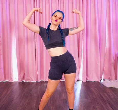 Littlesiha free onlyfans