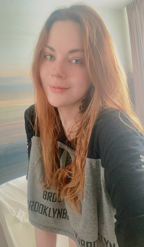 Oniksiya Sofinikum onlyfans model