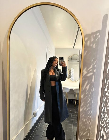 Halle Bailey leaked nude onlyfans