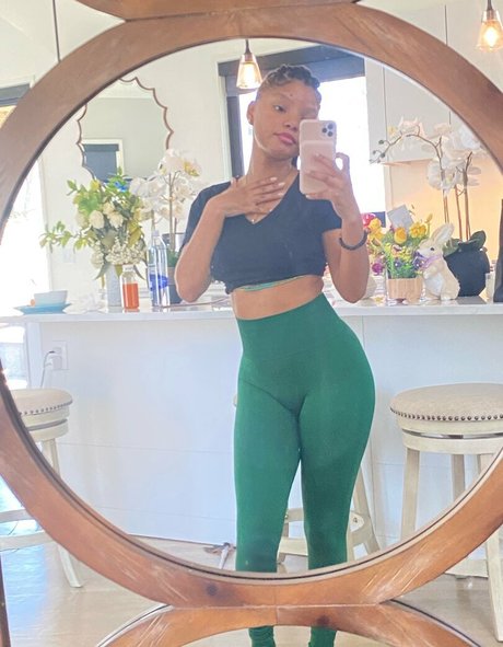 Halle Bailey Profile pic