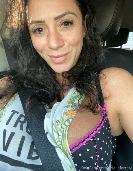 ariellaferrera only fans leaked