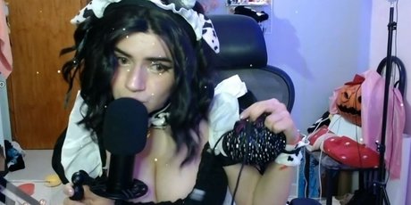 Punk Macarroni onlyfans leams