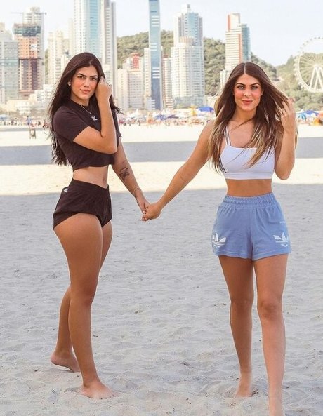 Victtoria Medeiros naked leaked onlyfans