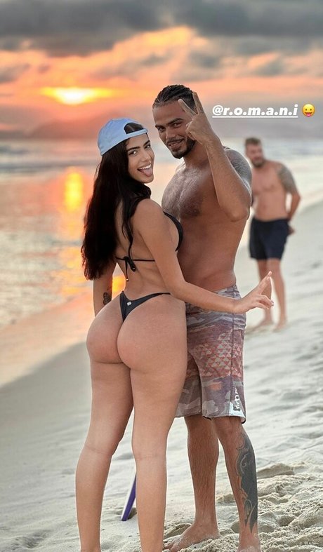 Victtoria Medeiros strip onlyfans