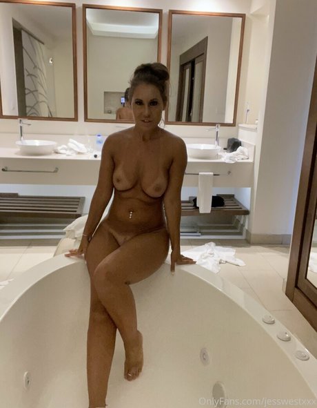 jesswestxxx nude only fans