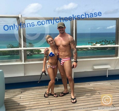 cheekschase1 onlyfans model images