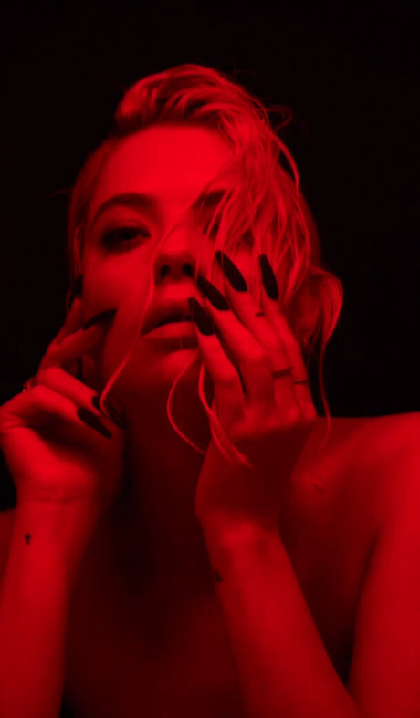 Ashley Benson onlyfans