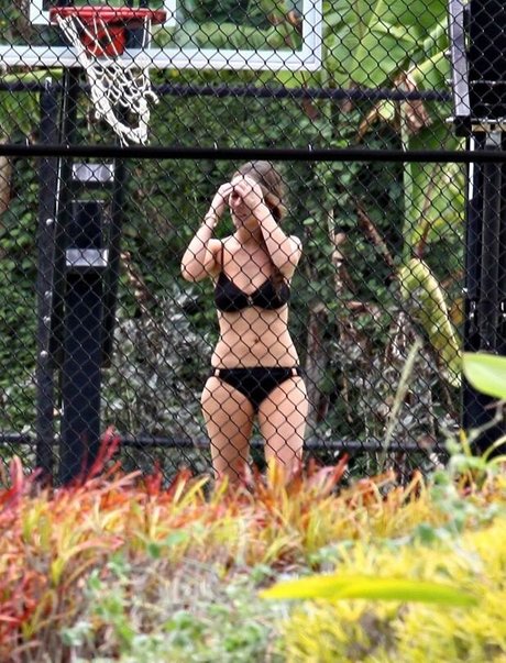 Jennifer Love Hewitt onlyfans x