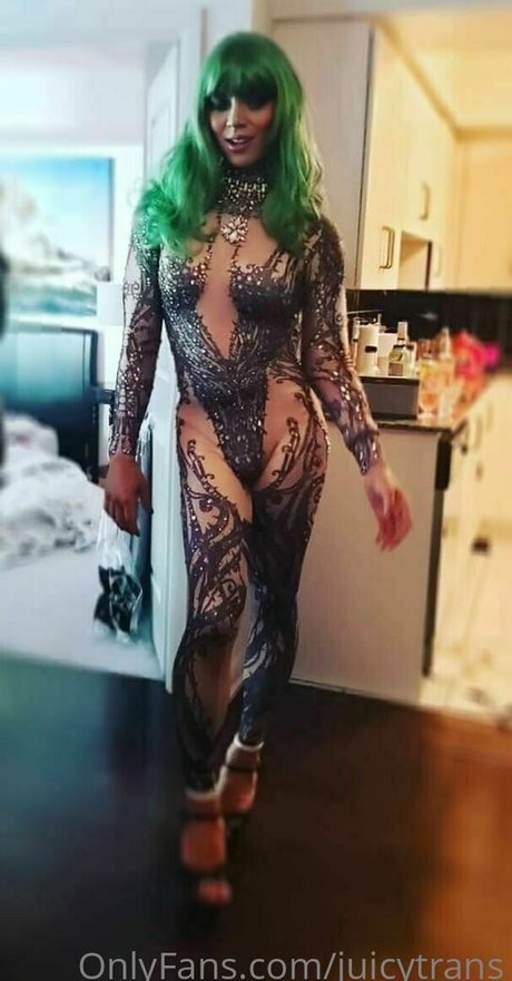 juicytrans naked onlyfans