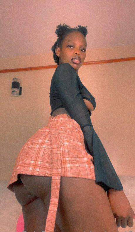 she is art0 onlyfans picture