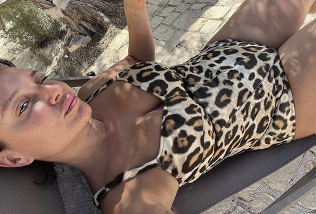 Gizzi Erskine only fans leak nude