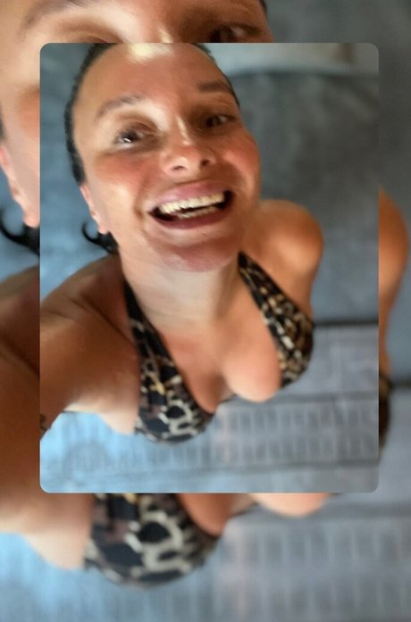 Gizzi Erskine leaked nude onlyfans