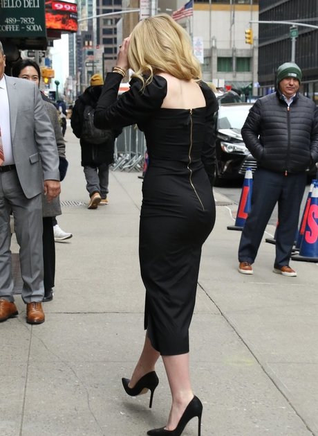 Elle Fanning hot onlyfans