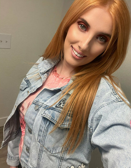 anniechloesworld onlyfans pic