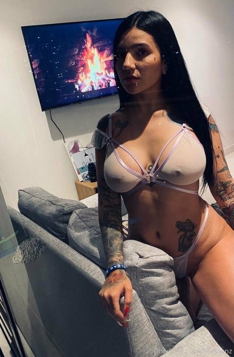 lolisaenz onlyfans images