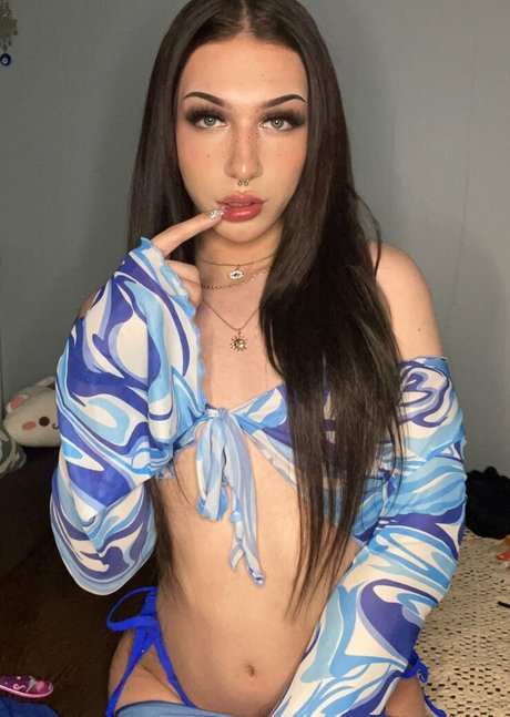 prettypinkuziii onlyfans leaj