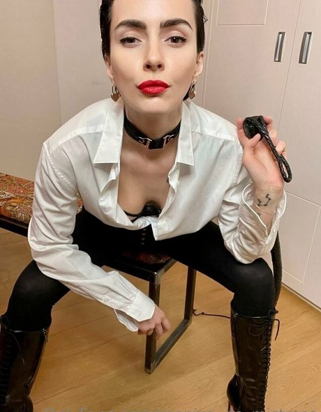 monica de mistress onlyfans ass