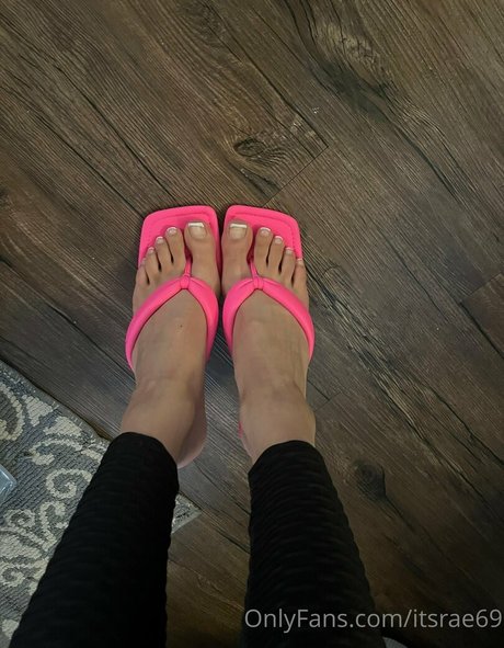 ItsRae69 onlyfans pictures