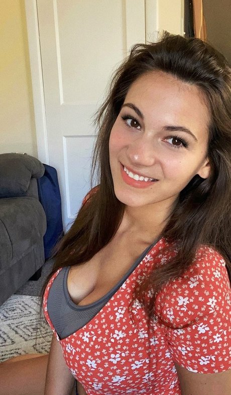 AlexiaRaye onlyfans nude photos