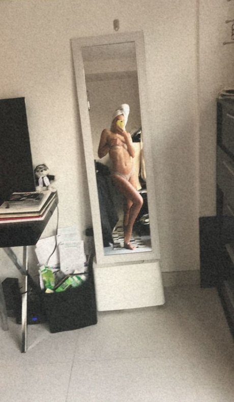 Noah Cyrus Profile pic