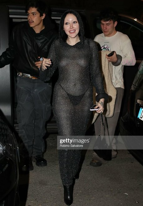 Noah Cyrus onlyfans nudes leak