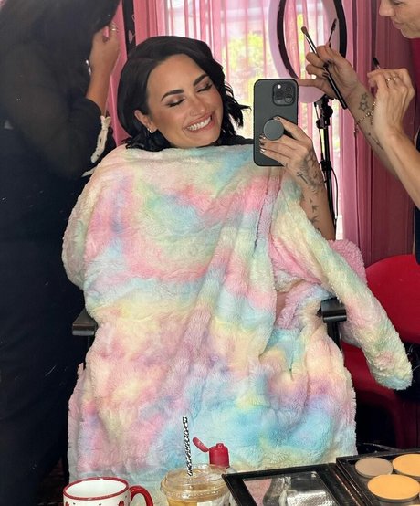 Demi Lovato topless onlyfans