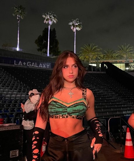 Tate McRae only fans content