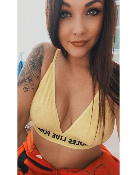 Victoria Rhyne onlyfans posts