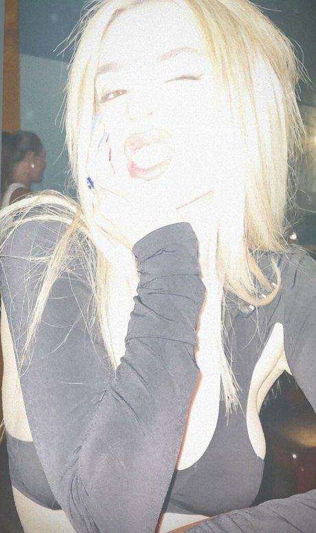 Ava Max onlyfans leaked naked