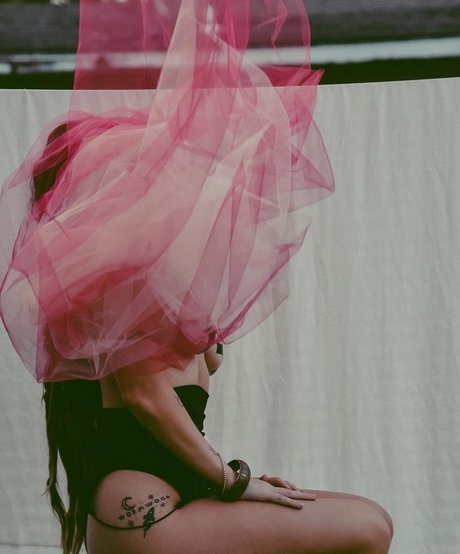 Eliza Grace nude onlyfans pics