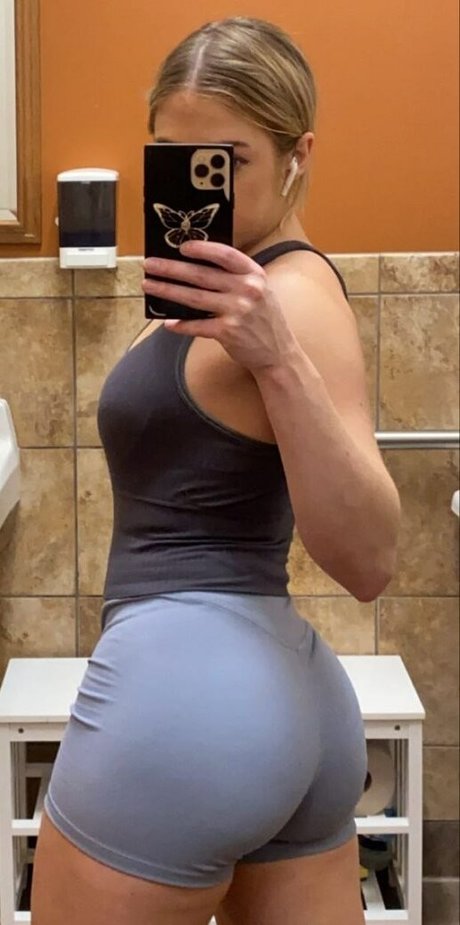 Hailsbee nude onlyfans leaks