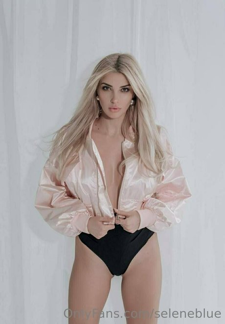 seleneblue onlyfans strip tease