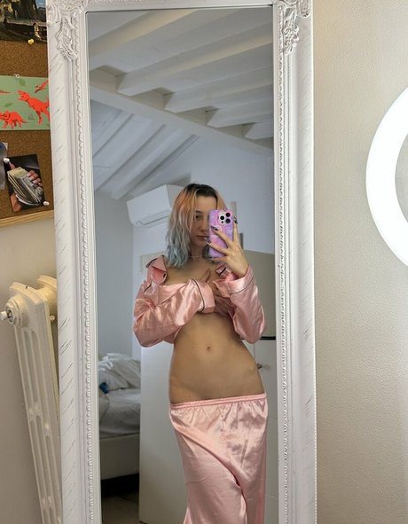 leliloo onlyfans nude