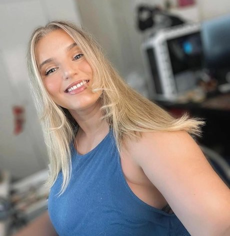 Casey Leigh onlyfans porn leaks