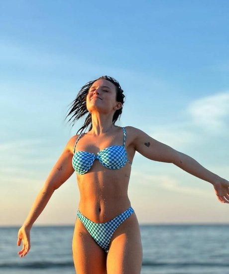 Larissa Manoela porn only fans