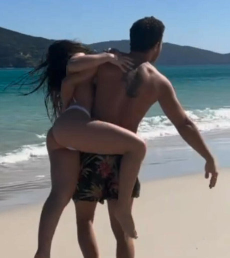 Larissa Manoela strip onlyfans