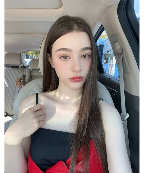 Dasha Taran onlyfans photo