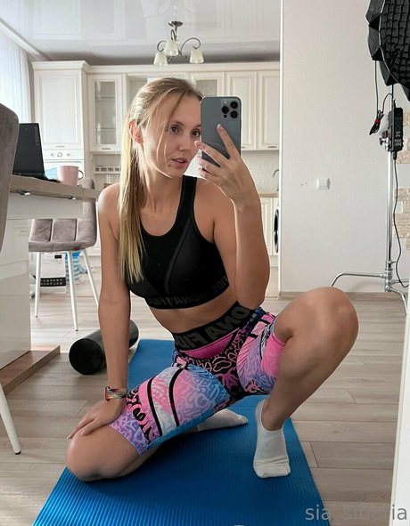 lingerie onlyfans free naked self-portrait